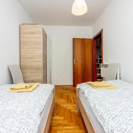 Pavicic Apartment *