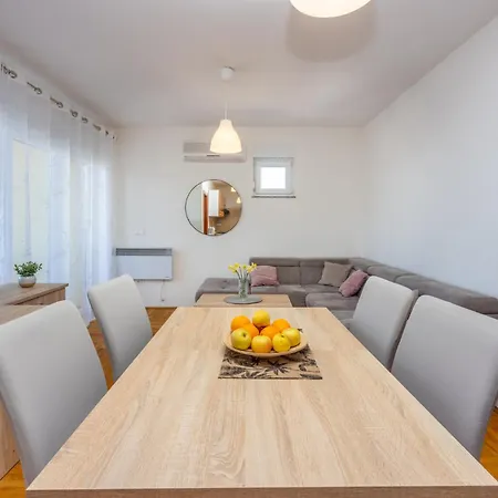 Pavicic Apartment *