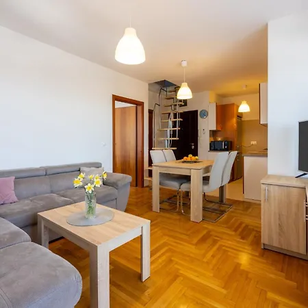 Pavicic Apartmán *